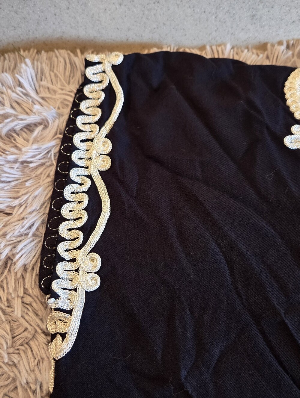 Black Embroidered V-Neck Women's Tunic Size OSFM - Picture 8 of 16